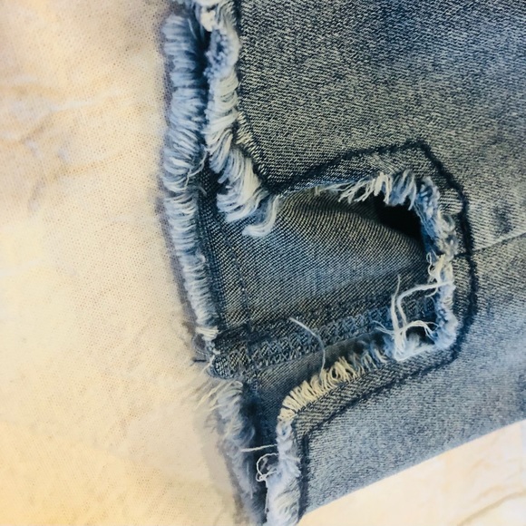 ❌SOLD❌💫NWT💫Split Leg Skinny Crop Jeans by Jian & Feng for women💫 - Picture 3 of 10